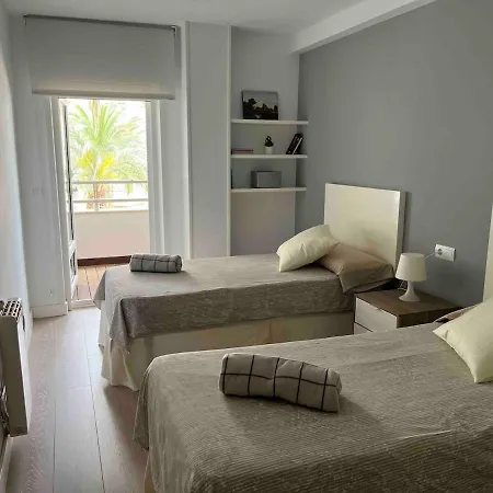 Primera Linea Paseo Maritimo 아파트 아구아둘세